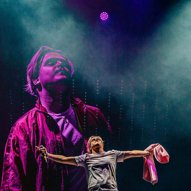 Glints at Ancienne Belgique