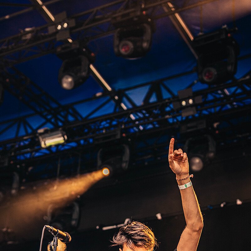 Faces on TV at Cactusfestival 2019