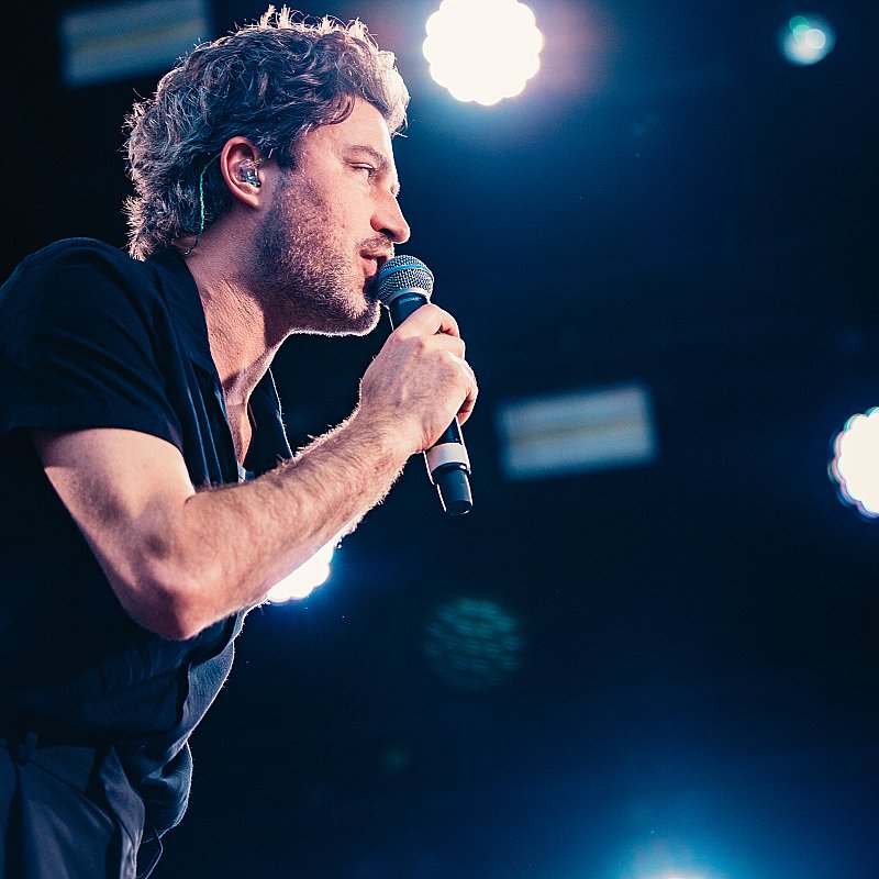 J. Bernardt at 505-Concerten voor menselijkheid