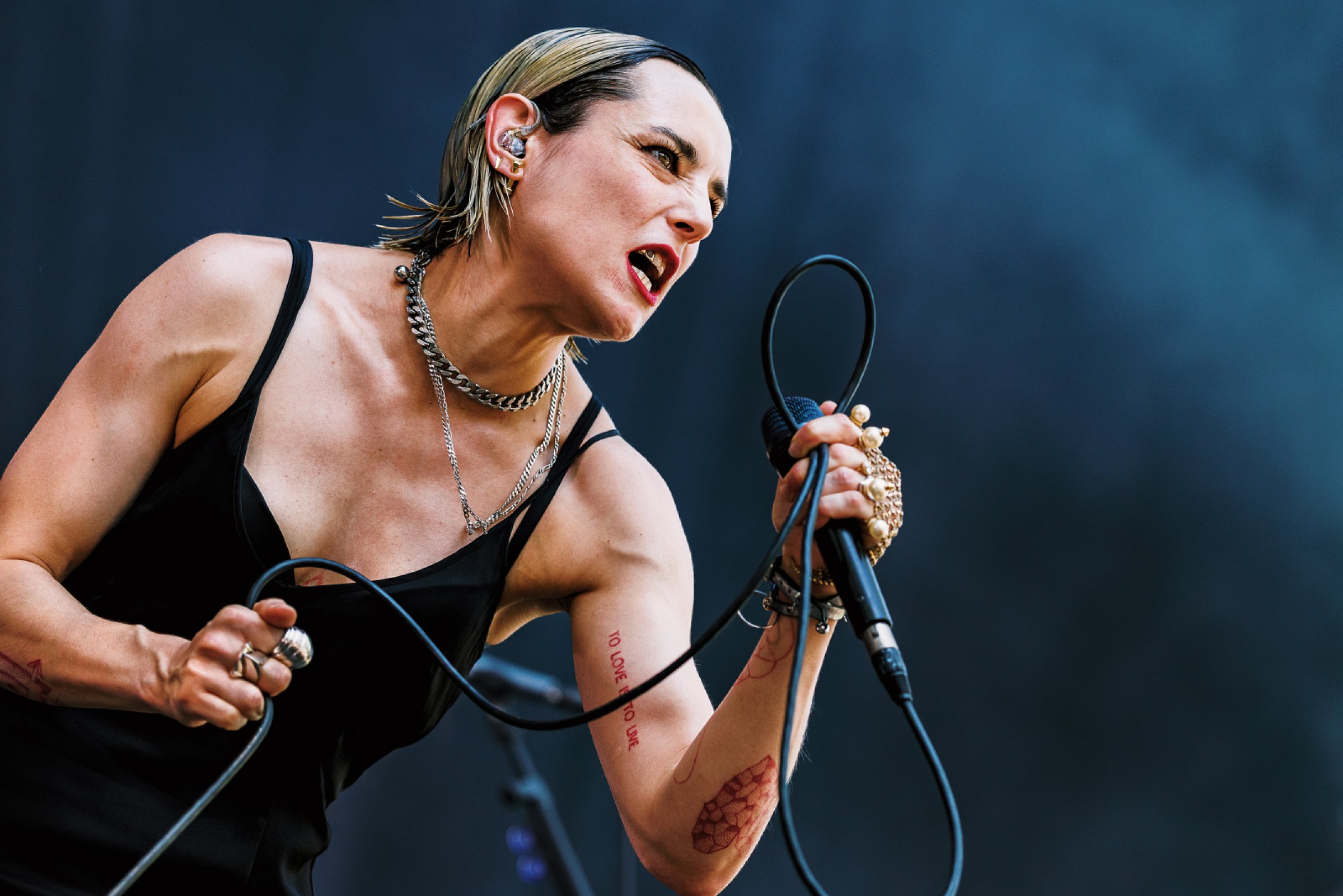 Jehnny Beth at Cactusfestival 2026