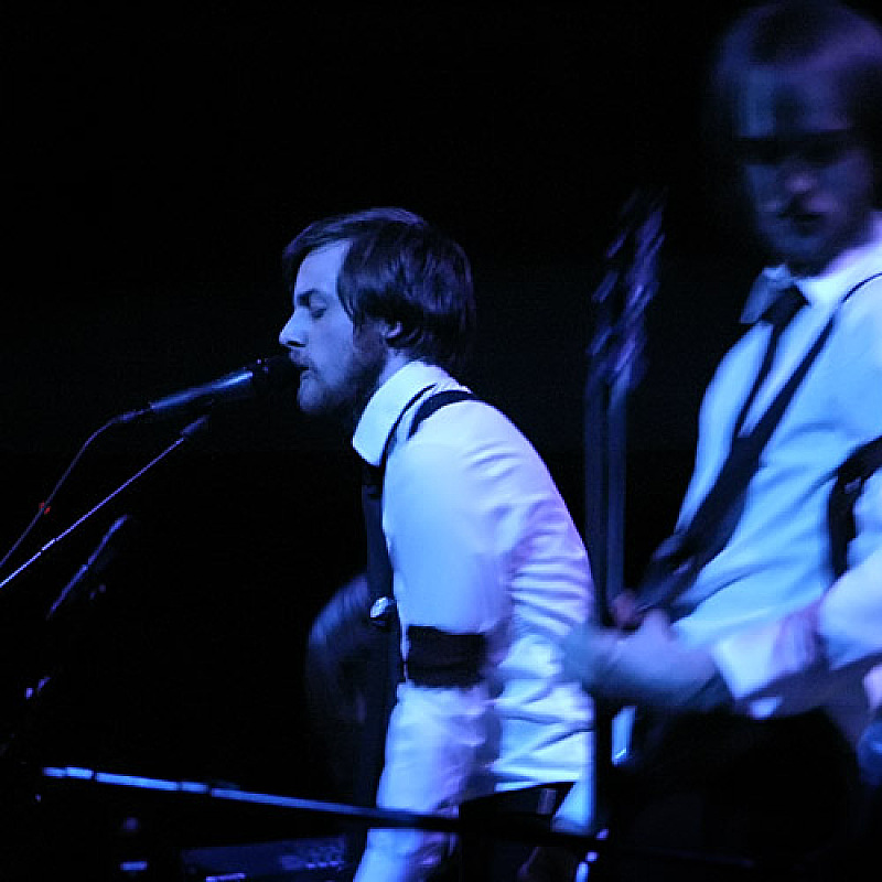 iLiKETRAiNS