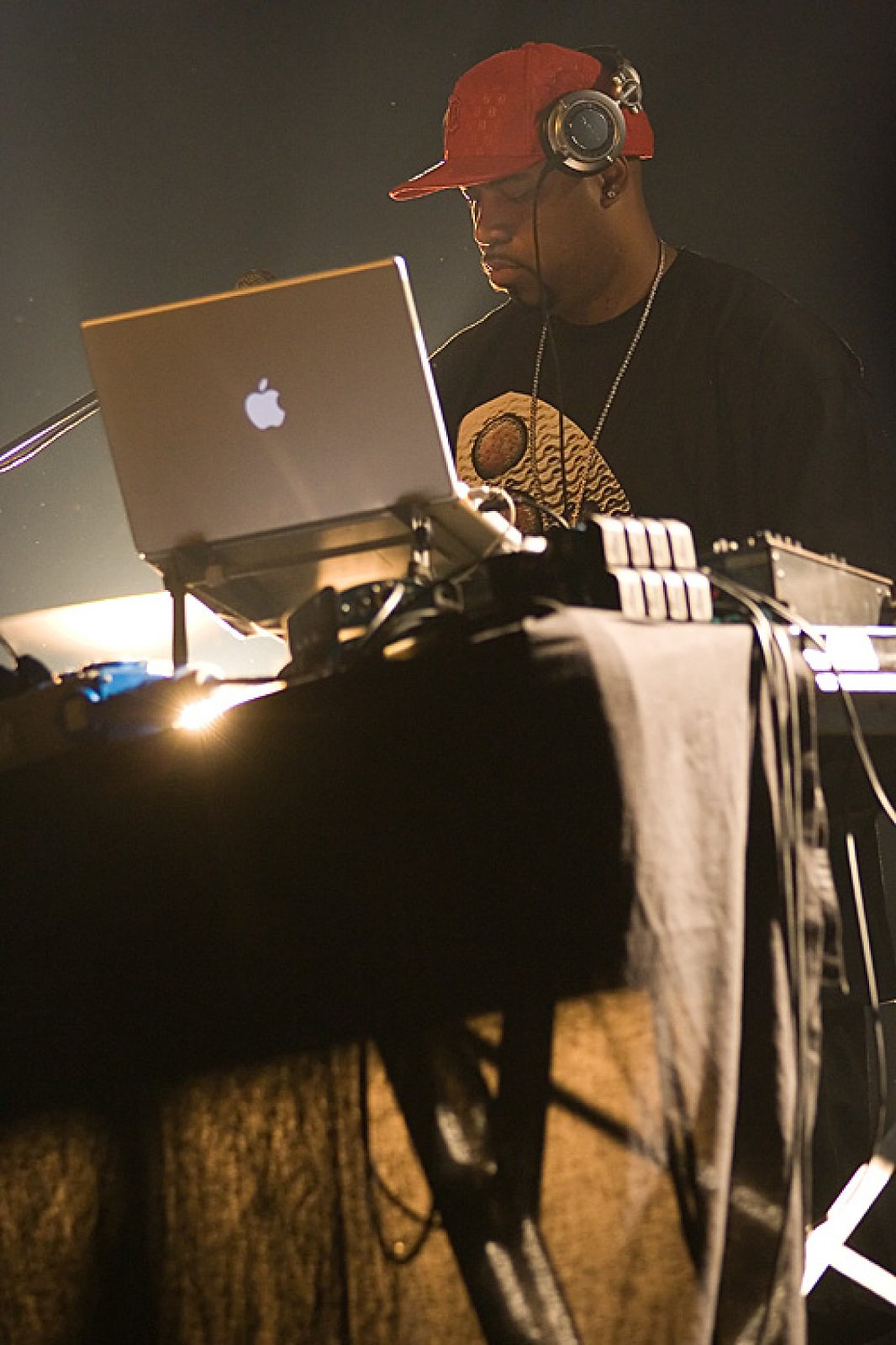 DJ Invisible · photo 1