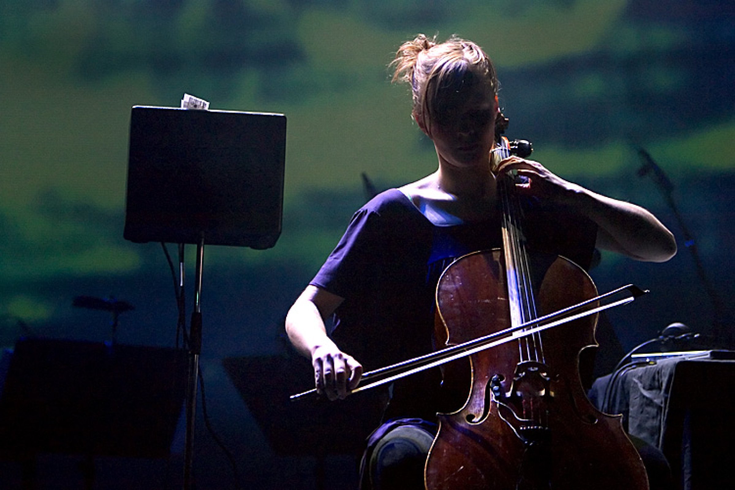 Hildur Gudnadottir · photo 1