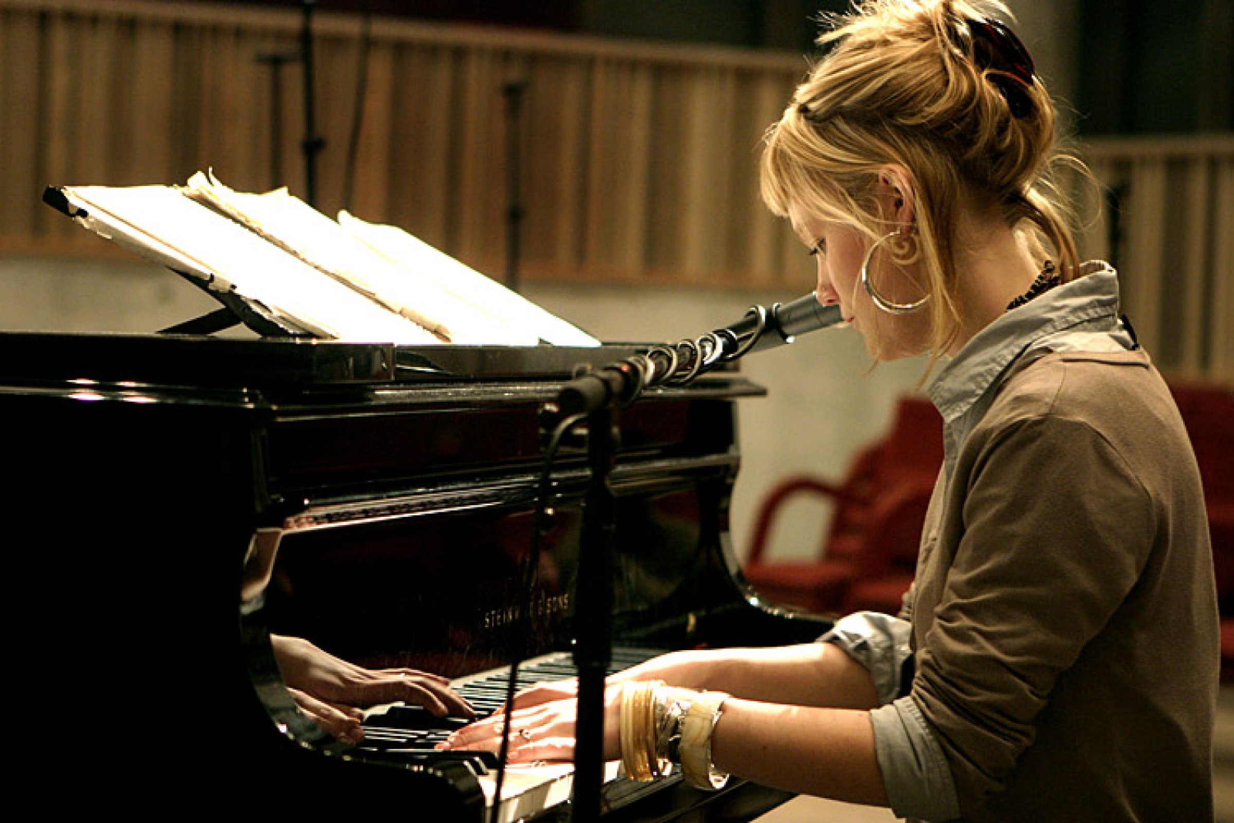 Trixie Whitley · photo 1