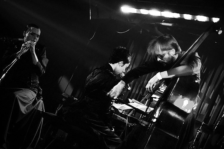 Saskia De Coster & Dez Mona duo · foto 1