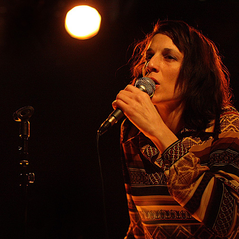 Lisa Papineau