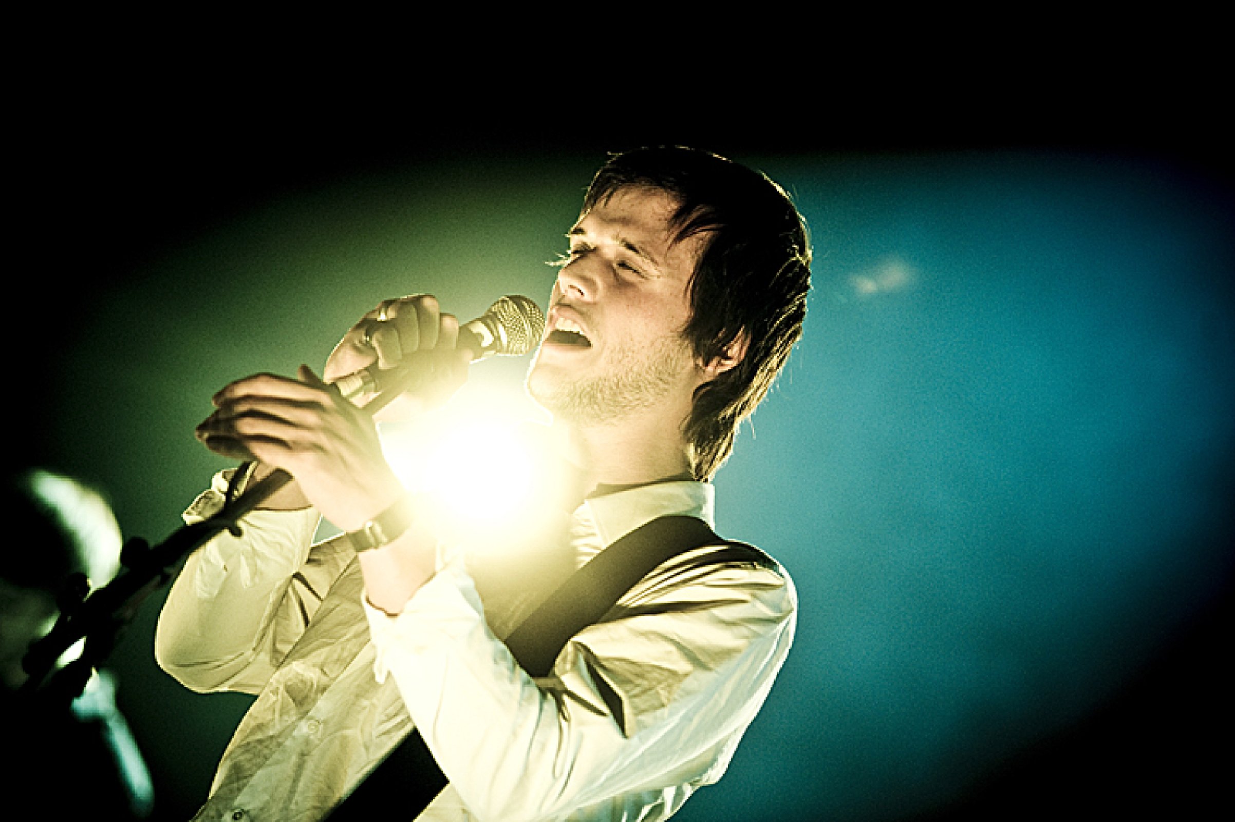 White Lies · photo 1
