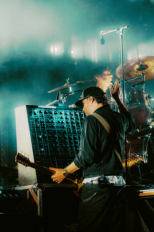 METRIC, BROKEN SOCIAL SCENE, STARS – De Roma