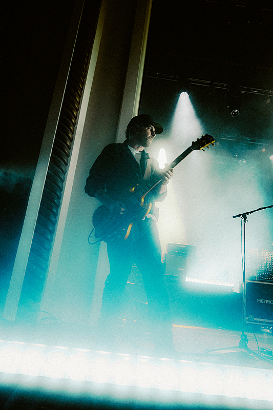 METRIC, BROKEN SOCIAL SCENE, STARS – De Roma